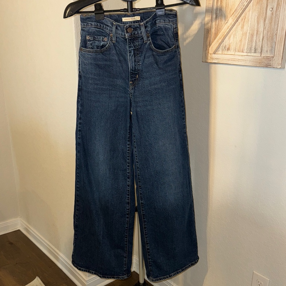 Levi's High Rise Wide Leg Jeans
